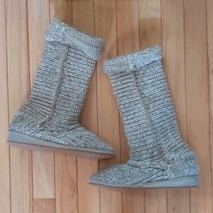 Sweater boots